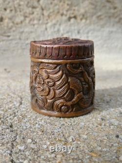 19th-Century Copper Snuff Box with Dragons, Asian Opium Box, Repoussé and Sculpted Copper