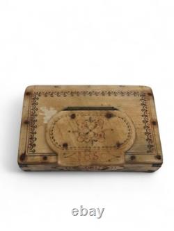 19th Century Snuff Box from 1850, Marine Snuff Box in Horn / with Mermaid Decoration