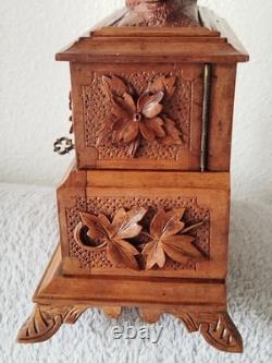 19th-century Black Forest jewelry box in very good condition