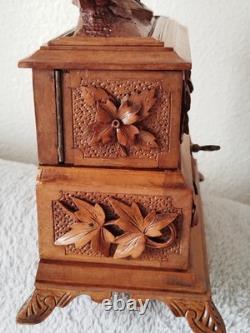 19th-century Black Forest jewelry box in very good condition