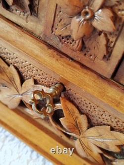 19th-century Black Forest jewelry box in very good condition