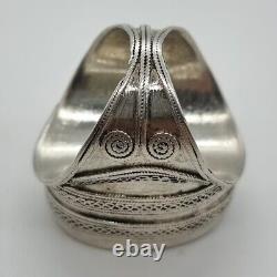 2. Superb Turkmen Antique Silver Ring with Carnelian / Agate XX Century 18.6 g