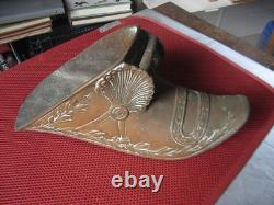 ++546.18 OLD 19th CENTURY BRONZE STIRRUP WITH SHELL AND FOLIAGE DECORATION