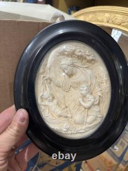 ANTIQUE Oval Blackened Wood Frame Napoleon III with Convex Glass Virgin and Child