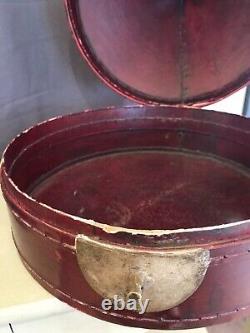 Ancient Chinese Hat Box in Red Lacquered Wood Conical Shape Early 20th Century