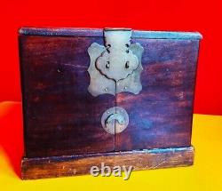 Ancient Chinese Jewellery Wooden Box With Courtesy Mirror