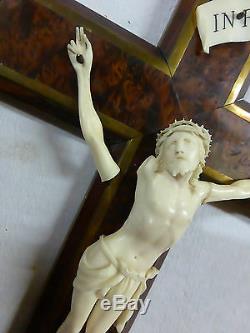 Ancient Superb Crucifix Wall Crucifix Christ Carved Nineteenth On Magnifying Glass