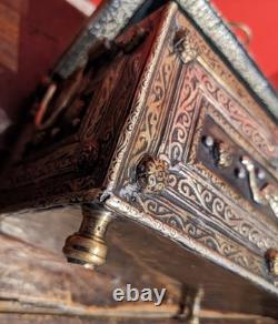 Antique Bronze Footed Box Small Finely Decorated Craft Decoration