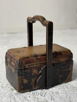 Antique Chinese Wooden Lunch Box with Scrolls, Late 19th Century to Early 20th Century Antique Chinese Wooden Lunch Box with Scrolls, Late 19th Century to Early 20th Century