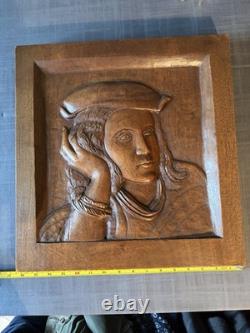Antique Sculpted Wood Panel Renaissance Portrait Bas-relief Antique Sculpted Wood Panel Renaissance Portrait Bas-relief