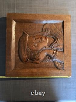Antique Sculpted Wood Panel Renaissance Portrait Bas-relief
