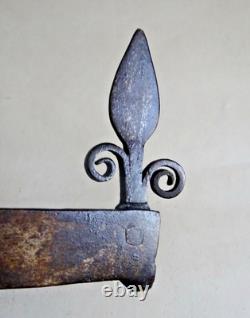 Archelle to be fixed to the fleur-de-lis, 17th century
