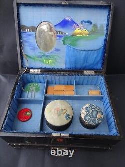 Beautiful game box Japan 19th century