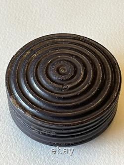 Bergamot and Spangled Lacquer Box, 18th Century, Grasse Perfume