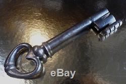 Big Gate Key, Ring In Cur, Panneton Question Mark, Late Seventeenth