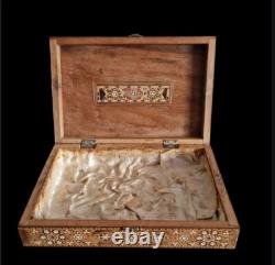 Box set inlaid with oriental mother-of-pearl, Syria, n° 18 K, popular art chest