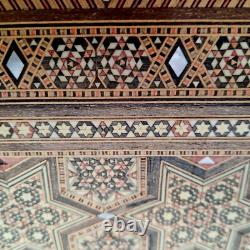 Box set marquetry mother-of-pearl Eastern Syria no. 18 K folk art chest