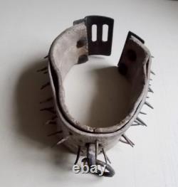 Cabinet of Curiosities Defense Collar for Dogs Anti-Wolf, Leather and Metal