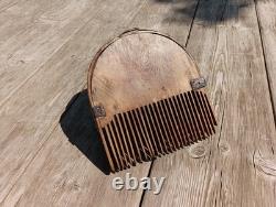 Clover or Blueberry Flower Comb Popular Art