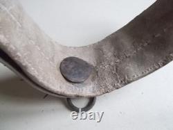 Curiosity Cabinet Defense Collar for Dogs Against Wolves, Leather and Metal