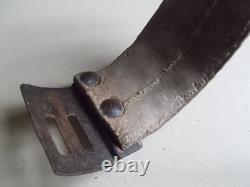 Curiosity Cabinet Defense Collar for Dogs Against Wolves, Leather and Metal