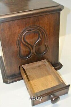EXCEPTIONAL SOLID OAK SALT BOX 19th CENTURY POPULAR ART with its drawer