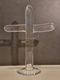 Folk art / Curiosity – Large blown-glass crucifix, H. 36 cm, circa 1970