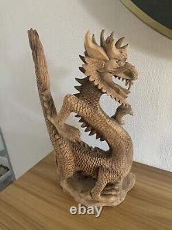 Grand Dragon in Carved Wood in Chinese Style