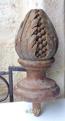 Impressive Massive Ornament, Carved Wood, Button Acanthus, Eighteenth