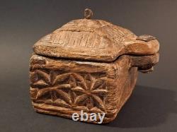 Indian Tikka Box / India 19th Century / Hindu Spice Box