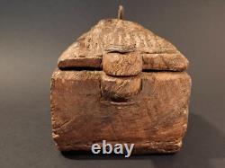 Indian Tikka Box / India 19th Century / Hindu Spice Box