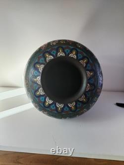 Japan: Large bronze vase with champlevé enamel decoration, 19th century