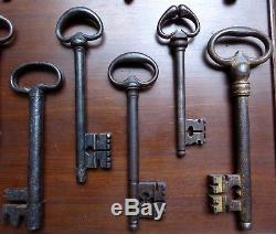 Large Array Of 15 Key-keys Gothic Sixteenth Seventeenth Eighteenth Nineteenth Wrought Iron