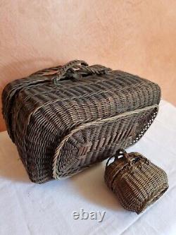 Lot of 2 antique vintage woven wicker egg baskets, approximately from 1850. RARE.