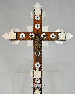 MAGNIFICENT JERUSALEM CROSS FROM THE EARLY 19TH CENTURY MOTHER-OF-PEARL & OLIVE WOOD MARQUETRY