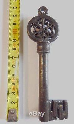 Massive Key Of The Sixteenth Century, Venetian, 12.5cm