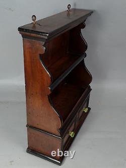 Miniature master walnut furniture, dated 1870 located in Avignon. Very good condition B230