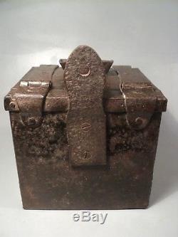 Old Chest Urn Trunk Church Metal Haute Epoque XVII / Xviiith Urn