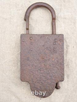 Old large wrought iron padlock, 18th/19th century, 1.190 kg