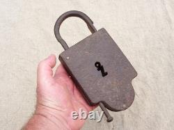 Old large wrought iron padlock, 18th/19th century, 1.190 kg