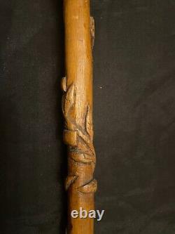 Old popular art cane