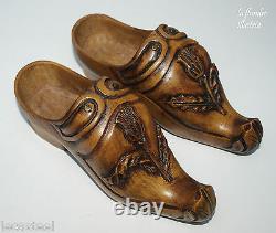 Pretty Pair Of Hoof Decoration With Thistle Early 20th Popular Art