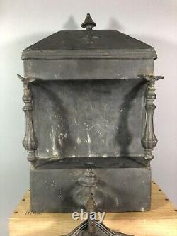 Rare antique WALL FOUNTAIN IN TIN supposed to be from the 18th/19th century Decorated with eagles