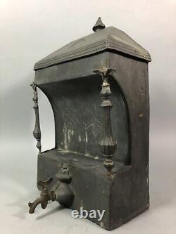 Rare antique WALL FOUNTAIN IN TIN supposed to be from the 18th/19th century Decorated with eagles