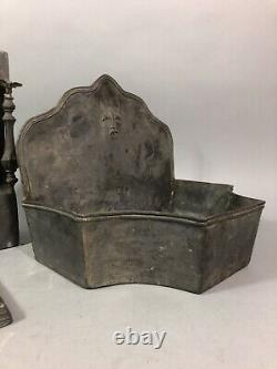 Rare antique WALL FOUNTAIN IN TIN supposed to be from the 18th/19th century Decorated with eagles