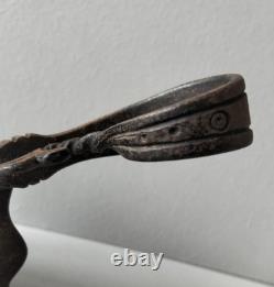 Rare forged-iron cave rat candle holder, 19th century, beautiful workmanship, metalwork