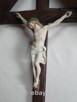 Rare large crucifix carved wooden mural with its early XX century roof, 80 cm.