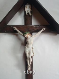 Rare large sculpted wooden crucifix mural with its roof early 20th century 80 cm