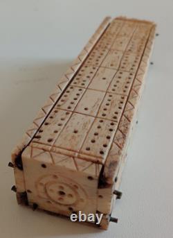 SUPERB ANTIQUE DOMINO BOX IN BONE 18th CENTURY PRISONER'S WORK