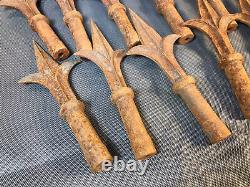 Set of 13 old wrought iron gate spikes with fleur de lys decoration